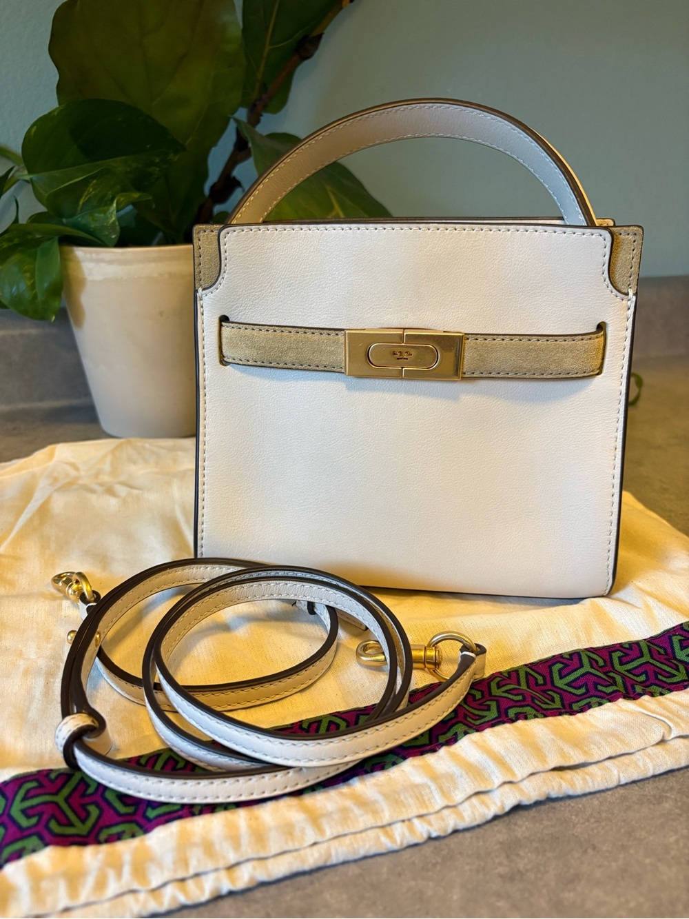 Tory Burch Lee Radziwill Double Petite, Cream with Gold Hardware - Picture 2 of 10